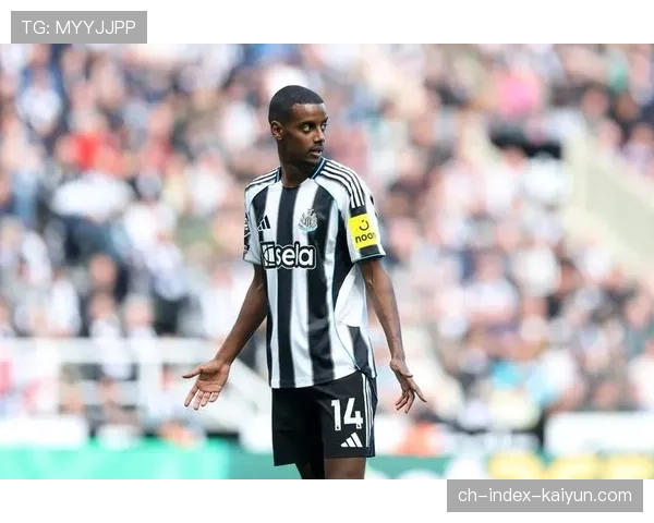 纽卡斯尔联半场3-0领先,伊萨克完成帽子戏法